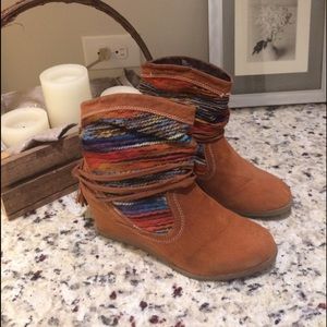 Tan man made suede booties